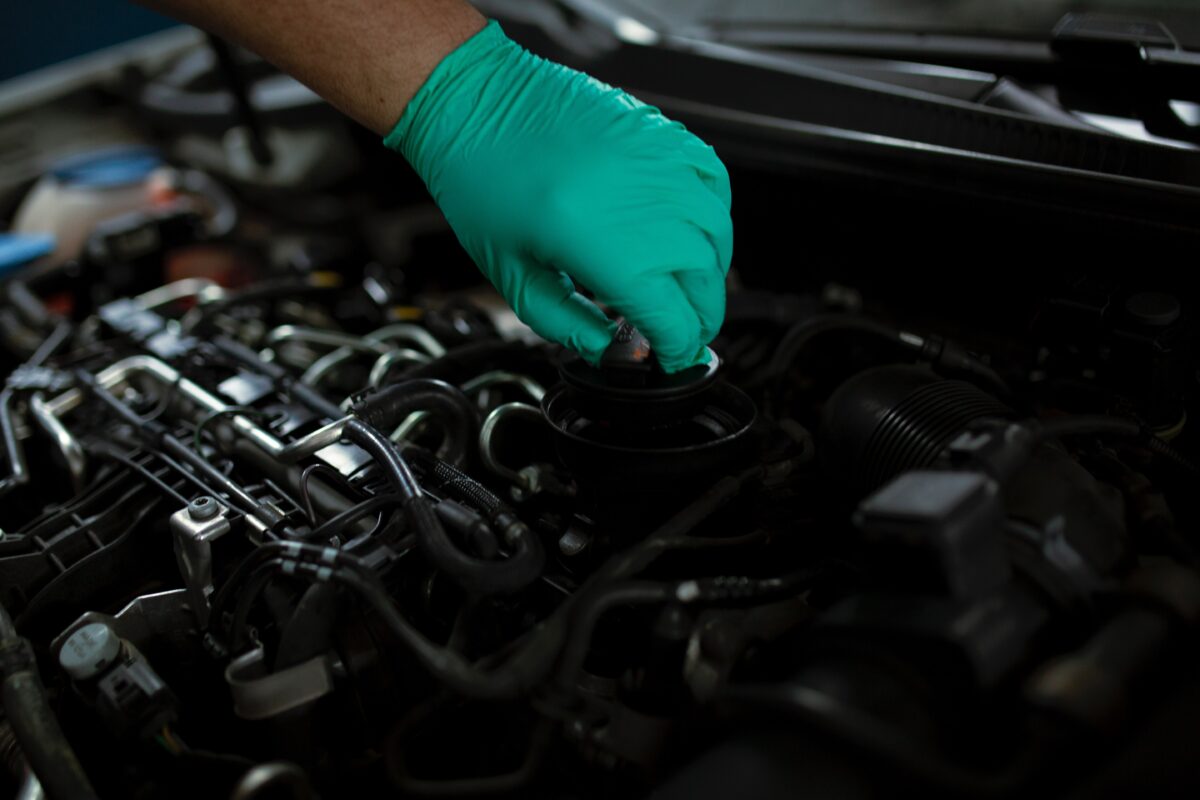 Guía de los mejores lubricantes y aceites para el mantenimiento de tu automóvil.